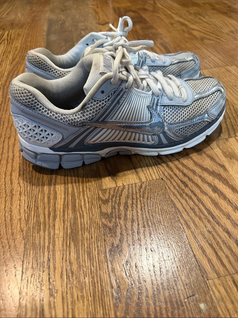 Nike Mens Zoom Vomero 5